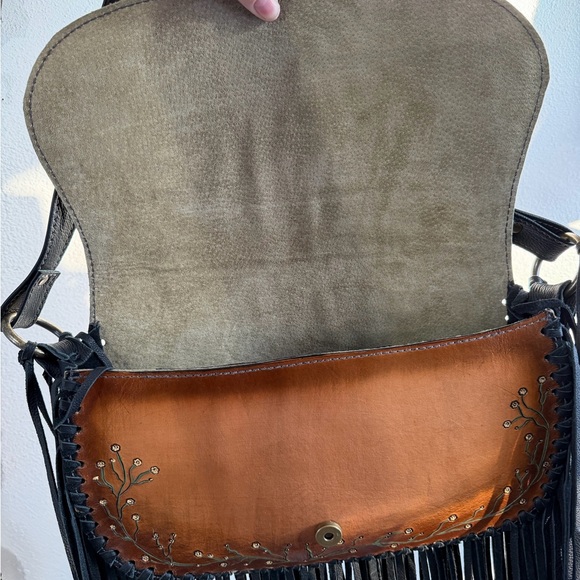 Handmade Brown Leather Fringe Shoulder Bag with Black Heart Eye Motif - Picture 5 of 7